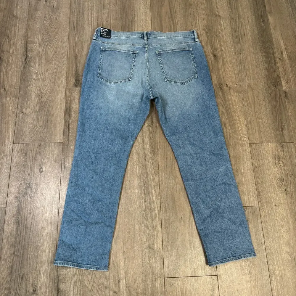 J.Crew Signature Flex Athletic Slim Fit Jeans Mens 36x30 Light Blue Wash Tapered